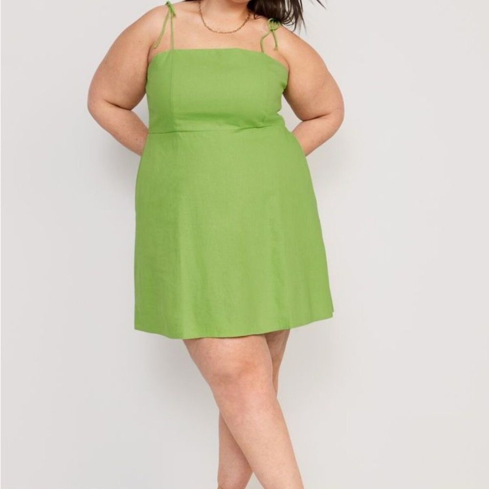NEW/NEVER WORN | Old Navy Fit and Flare Green Tie Strap Dress